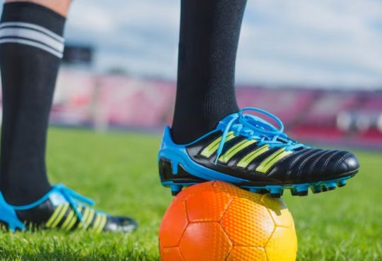 Guida Scarpe Sportive 2025: Comfort, Aderenza, Sicurezza